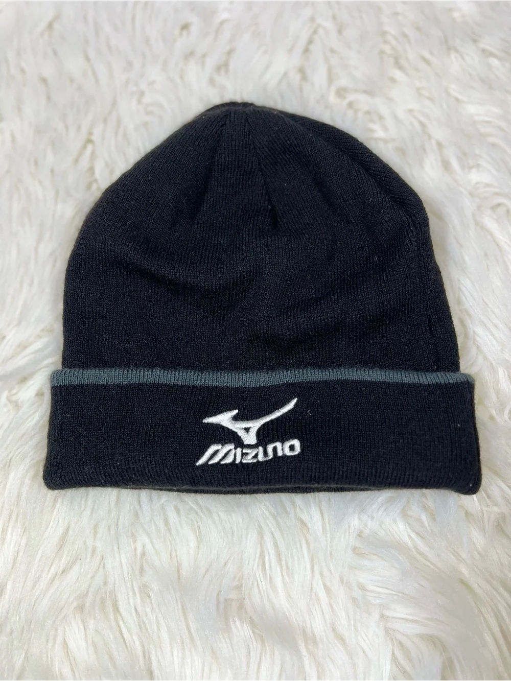 Mizuno Black Cuffed Knit Beanie Hat One Size Unisex Logo Winter Cap